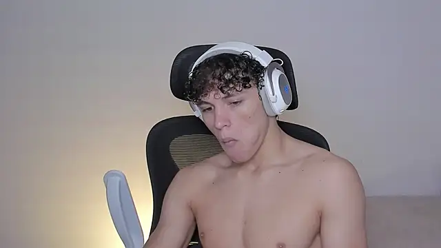 laurent nova online show from October 9, 2025, 4:57 am