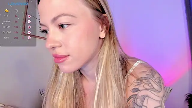 Snapshot of damn_cutie chatting on February 8, 2026, 6:11 am damn cutie online show from February 8, 2026, 6:11 am