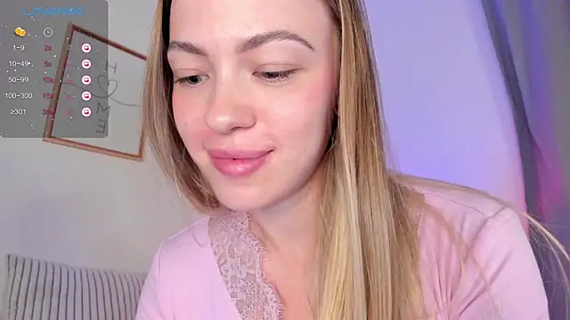 Snapshot of damn_cutie chatting on February 15, 2026, 7:57 pm damn cutie online show from February 15, 2026, 7:57 pm