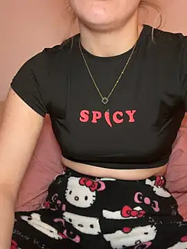 Snapshot of Holly-Glamour chatting on January 12, 2026, 2:13 pm Holly-Glamour online show from January 12, 2026, 2:13 pm