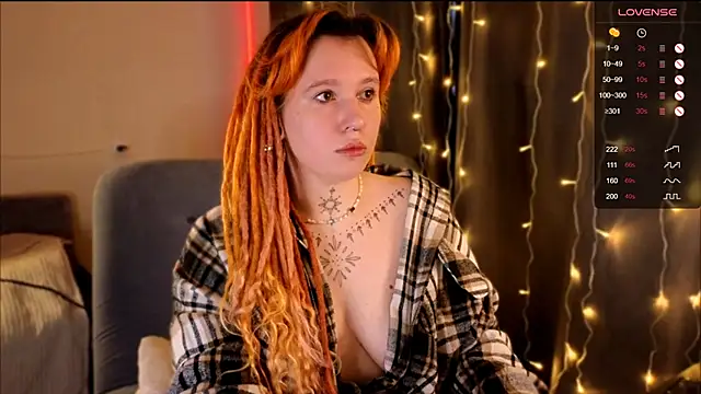 Snapshot of The_Full_Red_Moon chatting on November 30, 2025, 9:32 am The Full Red Moon online show from November 30, 2025, 9:32 am