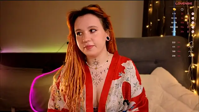 Snapshot of The_Full_Red_Moon chatting on November 26, 2025, 8:47 am The Full Red Moon online show from November 26, 2025, 8:47 am