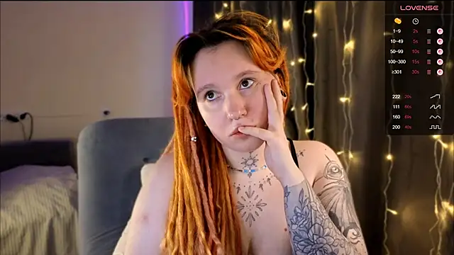 Snapshot of The_Full_Red_Moon chatting on December 2, 2025, 10:39 am The Full Red Moon online show from December 2, 2025, 10:39 am