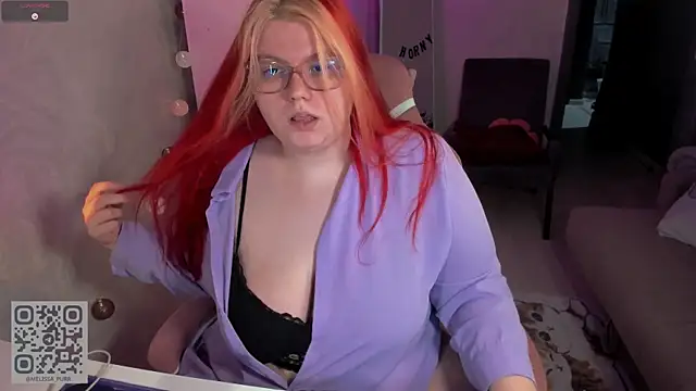 Snapshot of Melissa_Purr chatting on May 8, 2026, 11:19 pm Melissa Purr online show from May 8, 2026, 11:19 pm