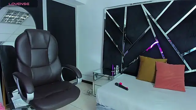 Ivanna18 x online show from September 14, 2025, 3:29 am