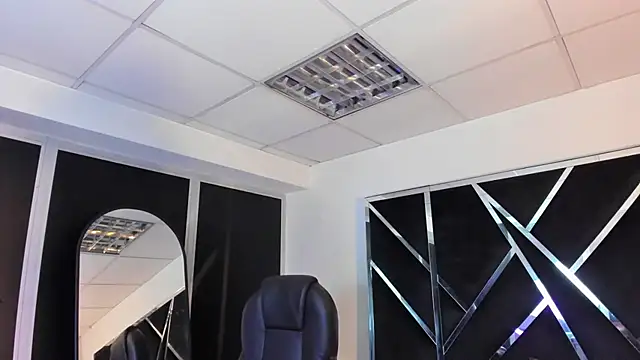 Ivanna18 x online show from October 15, 2025, 3:16 am