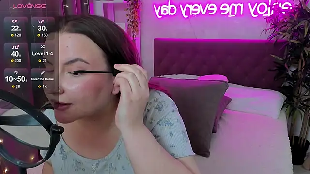 FeralPeach online show from May 23, 2026, 7:18 am
