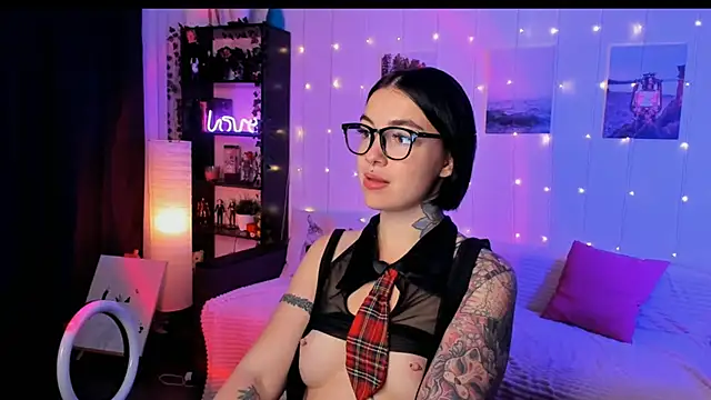 Magic Allie online show from November 22, 2025, 4:33 am