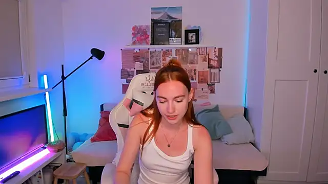 Mia Madden online show from April 25, 2026, 2:36 am