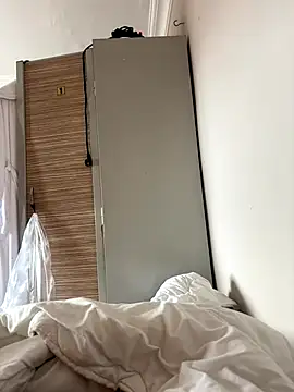 Snapshot of Metmenn7 chatting on October 12, 2025, 10:05 am Metmenn7 online show from October 12, 2025, 10:05 am