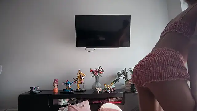 Snapshot of Marakuia054 chatting on March 12, 2026, 9:24 am Marakuia054 online show from March 12, 2026, 9:24 am