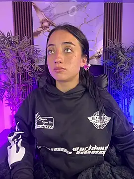 Ady 18 online show from February 11, 2026, 9:36 pm