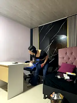 Ady 18 online show from November 25, 2025, 2:28 pm