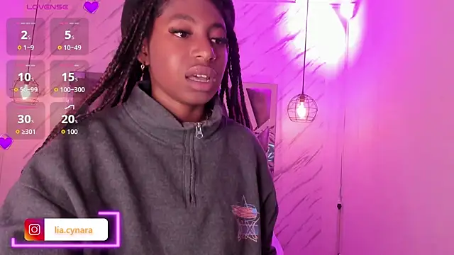 Snapshot of Queen_perla_ chatting on October 7, 2025, 12:28 pm Queen perla online show from October 7, 2025, 12:28 pm