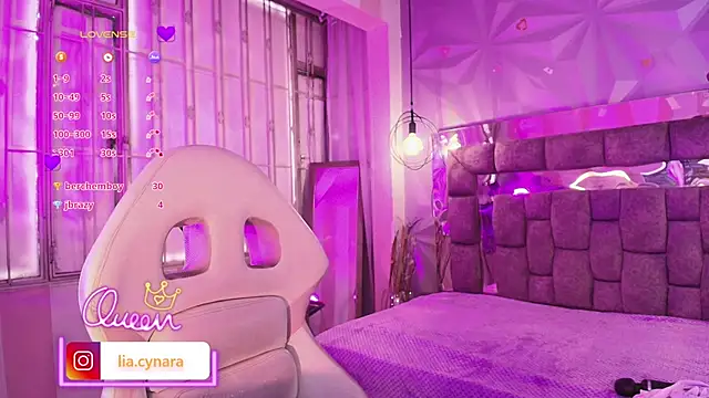 Queen perla  online show from May 11, 2026, 4:04 pm