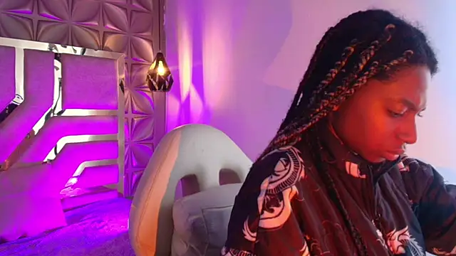 Snapshot of Queen_perla_ chatting on February 11, 2026, 11:43 am Queen perla online show from February 11, 2026, 11:43 am