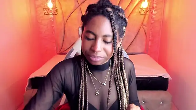 Queen perla  online show from February 21, 2025, 3:54 pm