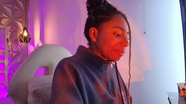 Snapshot of Queen_perla_ chatting on January 31, 2026, 7:12 pm Queen perla online show from January 31, 2026, 7:12 pm