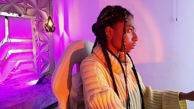 Queen perla  online show from March 4, 2026, 12:13 pm