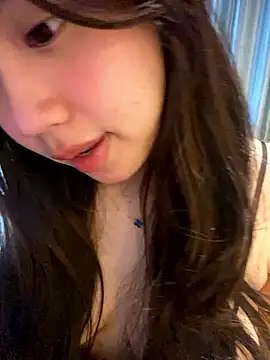 Snapshot of Hotellinh12 chatting on January 16, 2026, 6:45 pm Hotellinh12 online show from January 16, 2026, 6:45 pm