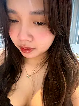 Snapshot of Hotellinh12 chatting on October 24, 2025, 7:29 am Hotellinh12 online show from October 24, 2025, 7:29 am