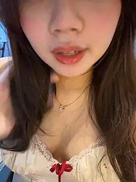 Snapshot of Hotellinh12 chatting on October 22, 2025, 7:41 am Hotellinh12 online show from October 22, 2025, 7:41 am