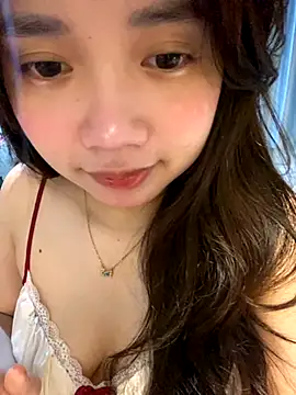 Snapshot of Hotellinh12 chatting on November 11, 2025, 4:46 pm Hotellinh12 online show from November 11, 2025, 4:46 pm