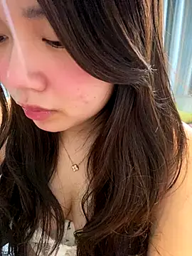 Hotellinh12 online show from December 17, 2025, 5:01 am