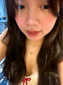 Snapshot of Hotellinh12 chatting on November 12, 2025, 1:59 pm Hotellinh12 online show from November 12, 2025, 1:59 pm