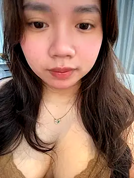 Snapshot of Hotellinh12 chatting on November 13, 2025, 7:34 am Hotellinh12 online show from November 13, 2025, 7:34 am