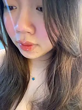 Snapshot of Hotellinh12 chatting on March 15, 2026, 7:26 am Hotellinh12 online show from March 15, 2026, 7:26 am