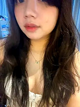 Snapshot of Hotellinh12 chatting on October 5, 2025, 4:20 pm Hotellinh12 online show from October 5, 2025, 4:20 pm