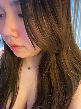 Snapshot of Hotellinh12 chatting on February 27, 2026, 4:51 pm Hotellinh12 online show from February 27, 2026, 4:51 pm