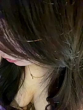 Snapshot of Hotellinh12 chatting on November 15, 2025, 4:22 pm Hotellinh12 online show from November 15, 2025, 4:22 pm