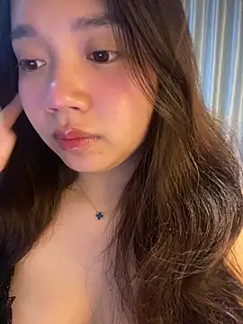 Snapshot of Hotellinh12 chatting on March 20, 2026, 3:02 pm Hotellinh12 online show from March 20, 2026, 3:02 pm