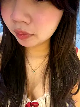 Snapshot of Hotellinh12 chatting on October 18, 2025, 4:53 pm Hotellinh12 online show from October 18, 2025, 4:53 pm