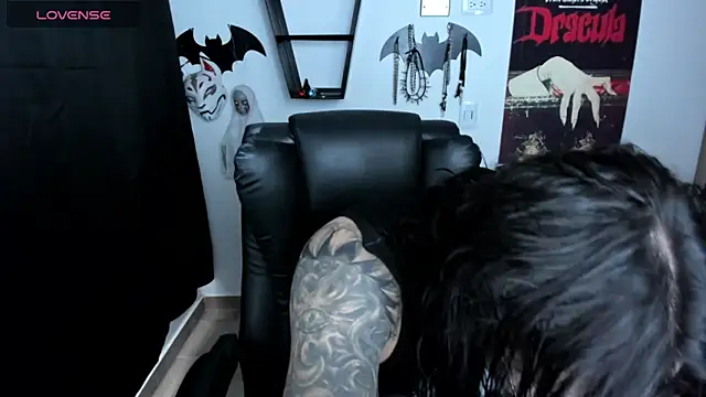 Goth ink online show from October 2, 2025, 8:12 pm