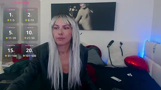 Snapshot of EvelynQueenn chatting on September 14, 2025, 6:58 am EvelynQueenn online show from September 14, 2025, 6:58 am
