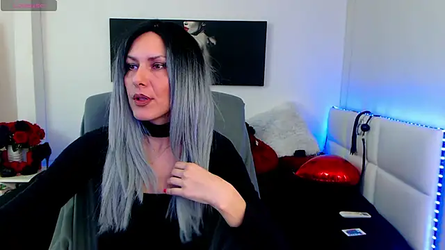 Snapshot of EvelynQueenn chatting on February 28, 2025, 6:32 am EvelynQueenn online show from February 28, 2025, 6:32 am