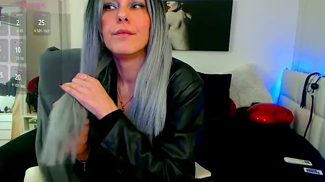 Snapshot of EvelynQueenn chatting on February 26, 2025, 6:51 am EvelynQueenn online show from February 26, 2025, 6:51 am