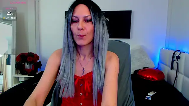 Snapshot of EvelynQueenn chatting on February 19, 2025, 6:00 am EvelynQueenn online show from February 19, 2025, 6:00 am