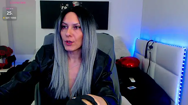Snapshot of EvelynQueenn chatting on February 27, 2025, 6:46 am EvelynQueenn online show from February 27, 2025, 6:46 am