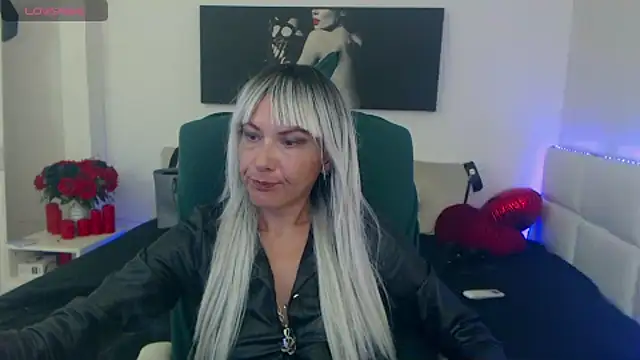 Snapshot of EvelynQueenn chatting on September 27, 2025, 7:36 am EvelynQueenn online show from September 27, 2025, 7:36 am
