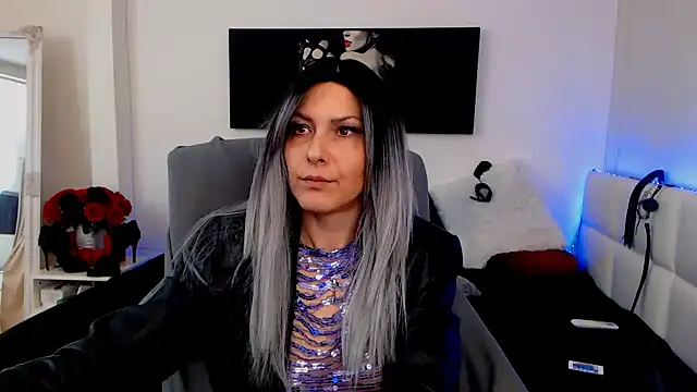 Snapshot of EvelynQueenn chatting on February 12, 2025, 5:15 am EvelynQueenn online show from February 12, 2025, 5:15 am
