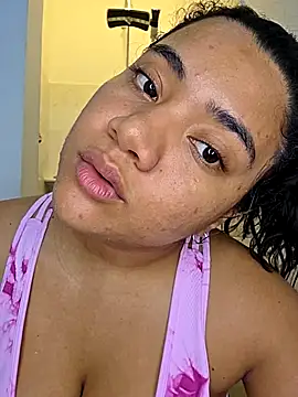 Watagatapitusberry1 online show from November 5, 2025, 2:03 am