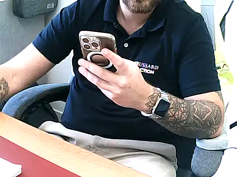 Boysexy98 online show from May 7, 2026, 11:46 am