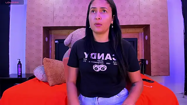 SofiAndNicol online show from December 20, 2025, 11:35 am