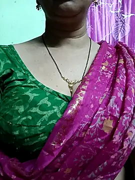 Rosy-B online show from December 17, 2025, 9:31 pm