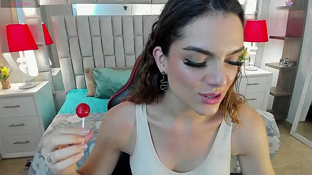 mariiahneedles online show from October 9, 2025, 9:37 pm