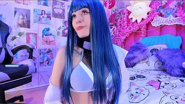 Alicebenett online show from March 5, 2026, 10:37 pm